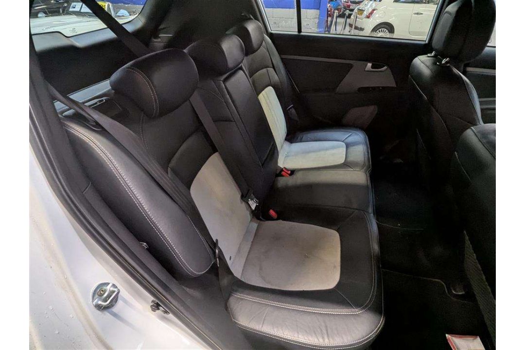 2014 KIA SPORTAGE WHITE EDITION IS - Image 16 of 30