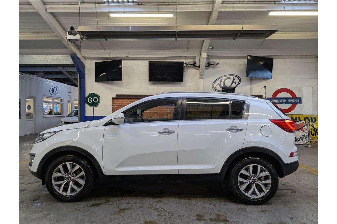 2014 KIA SPORTAGE WHITE EDITION IS - Image 2 of 30