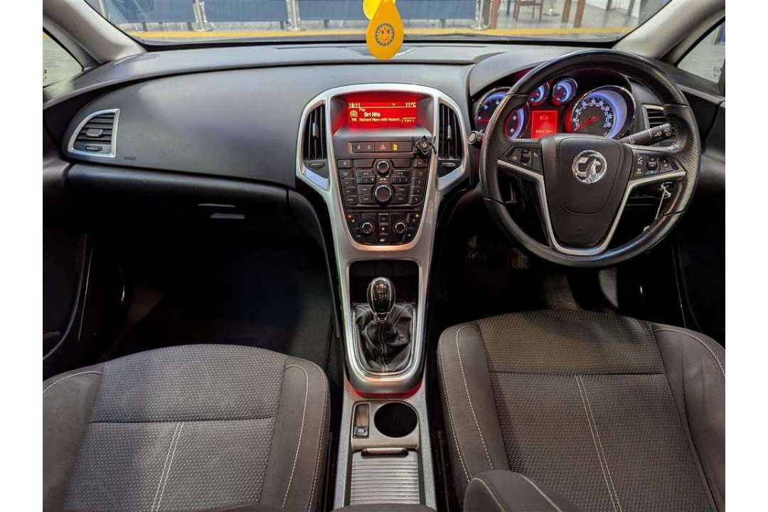 2010 VAUXHALL ASTRA SRI CDTI 108 - Image 7 of 30