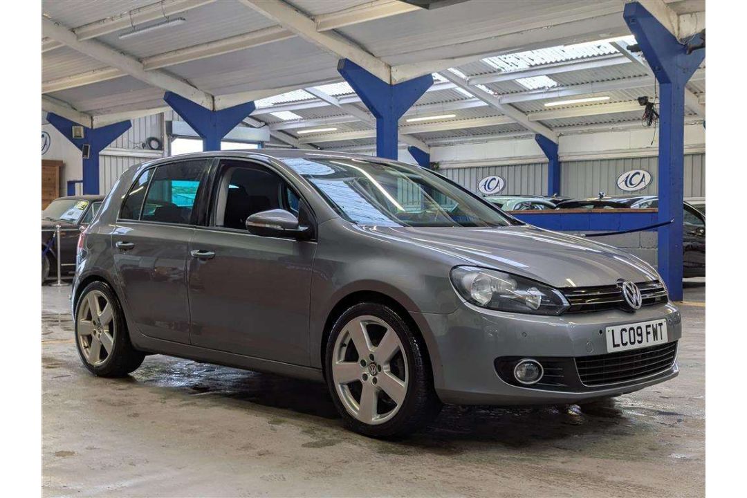 2009 VOLKSWAGEN GOLF GT TDI 140 S-A - Image 5 of 30