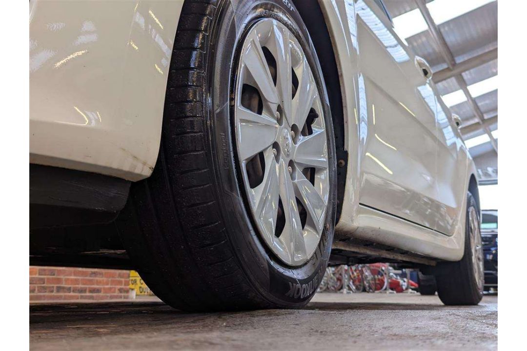 2018 KIA RIO 1 - Image 11 of 28