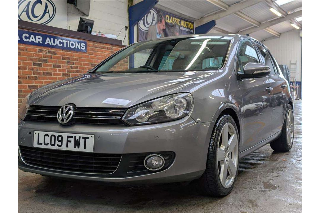 2009 VOLKSWAGEN GOLF GT TDI 140 S-A - Image 9 of 30