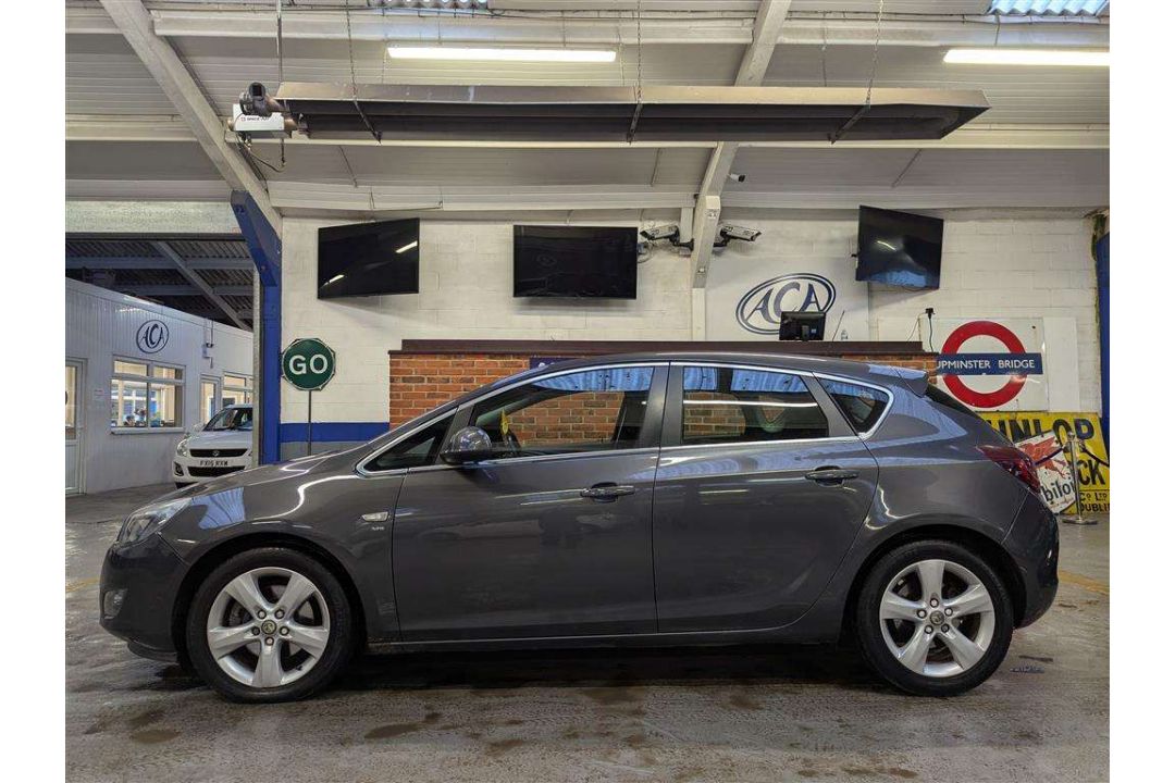 2010 VAUXHALL ASTRA SRI CDTI 108 - Image 3 of 30