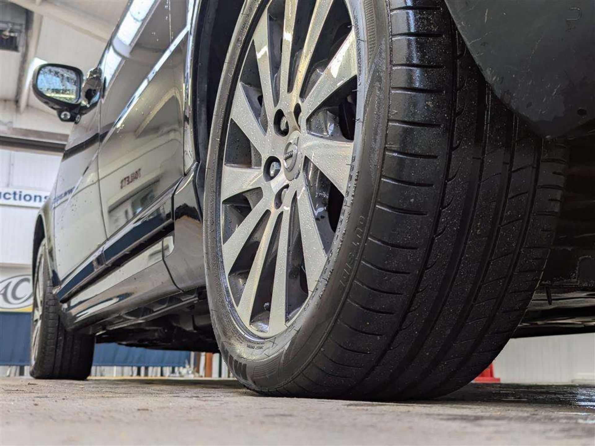 2013 VOLVO V70 SE LUX T5 AUTO - Image 17 of 28