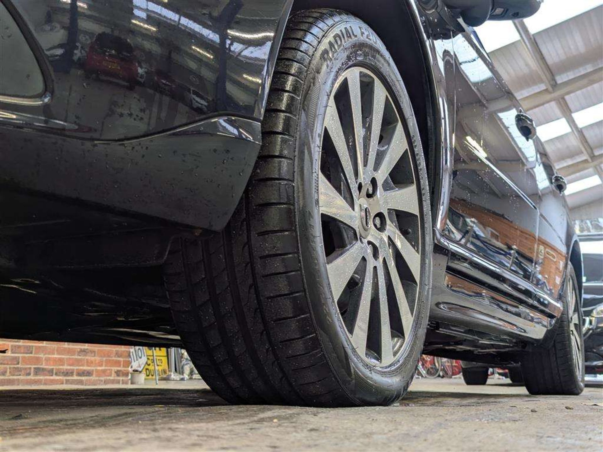 2013 VOLVO V70 SE LUX T5 AUTO - Image 18 of 28