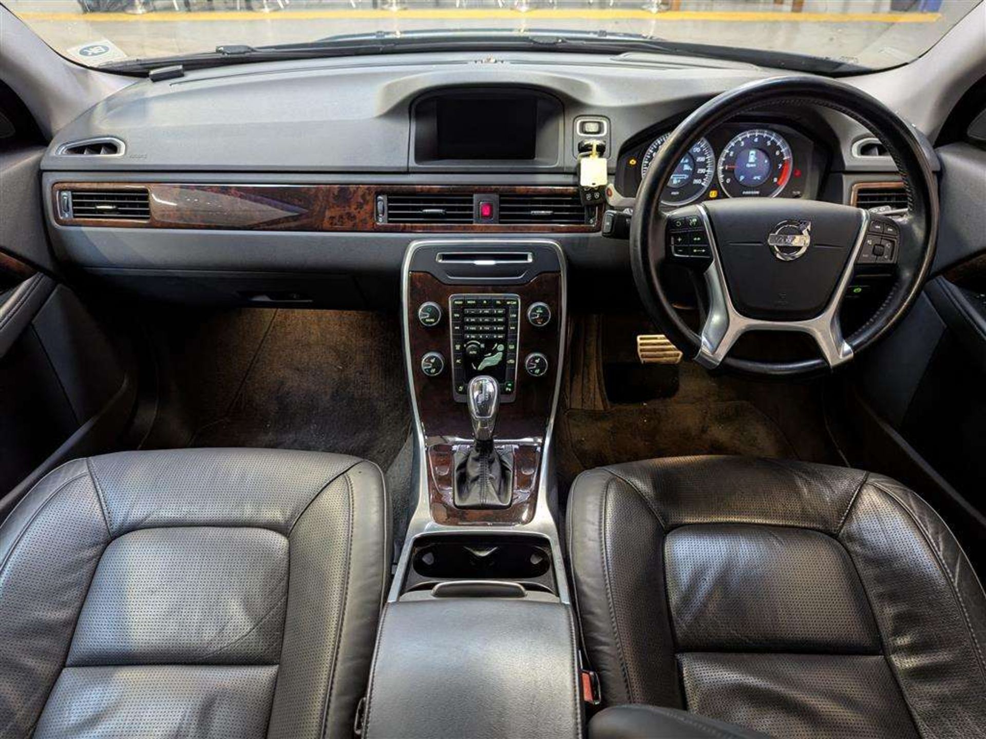 2013 VOLVO V70 SE LUX T5 AUTO - Image 7 of 28