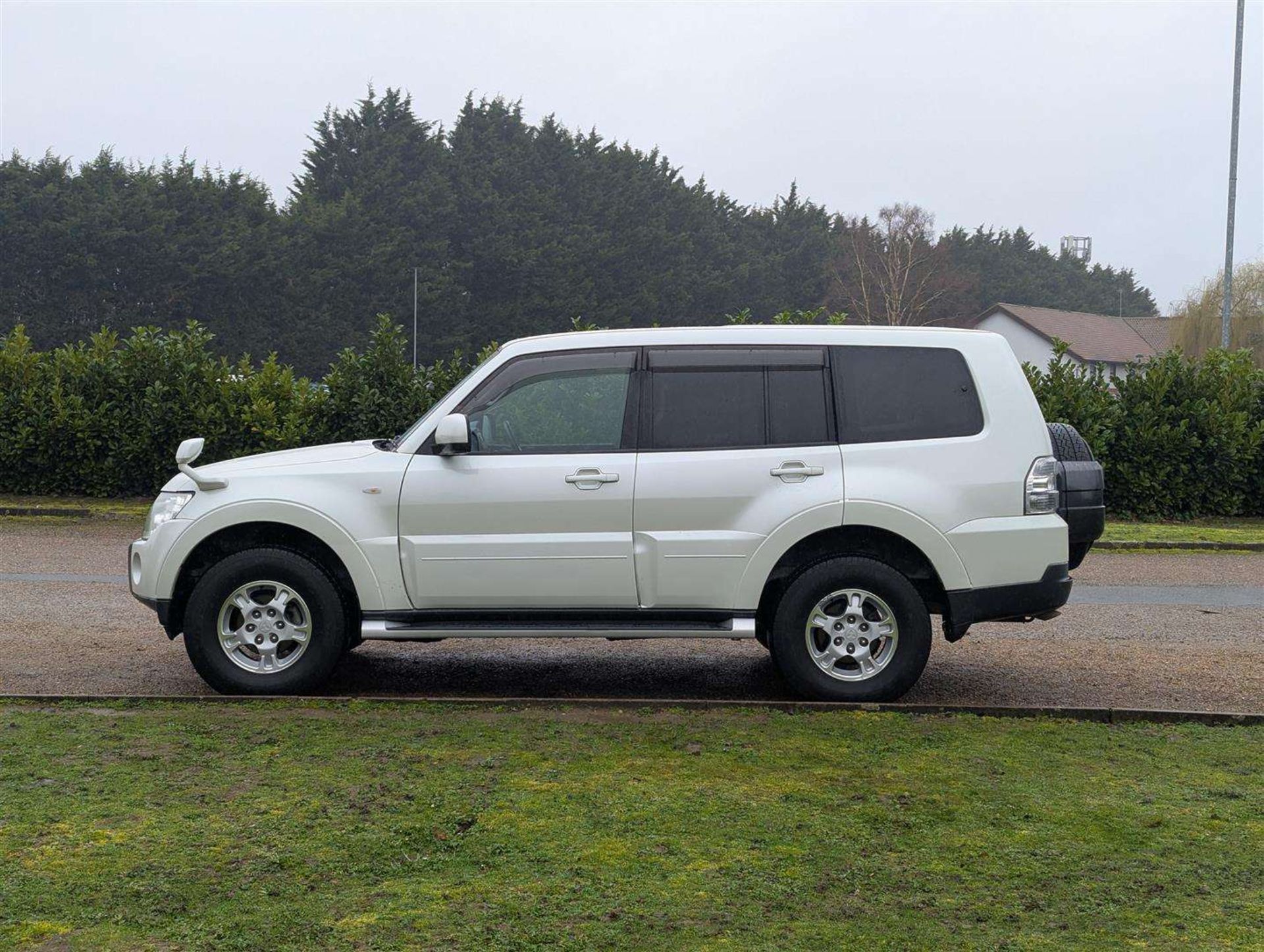 2009 MITSUBISHI - Image 2 of 30