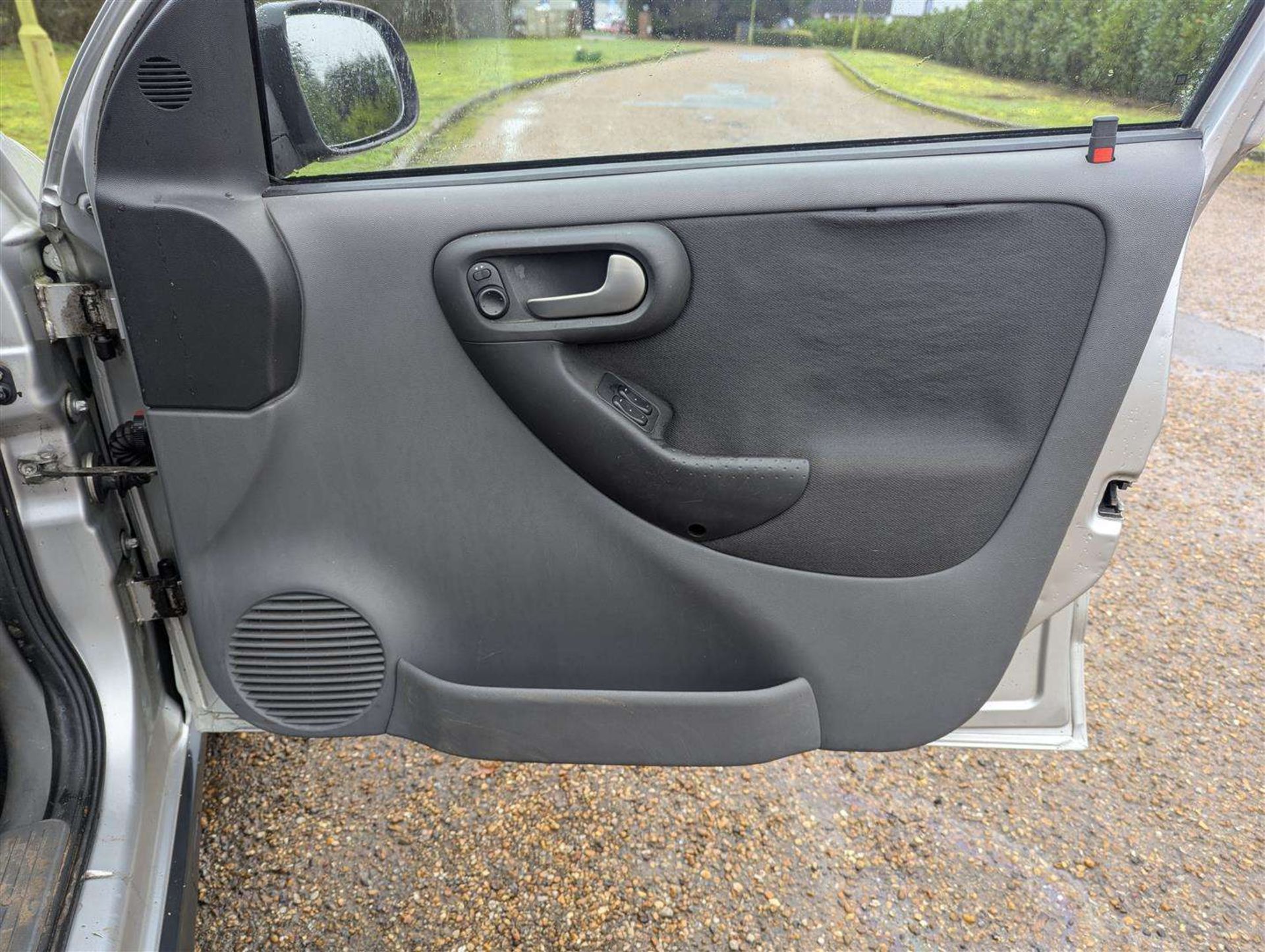 2001 VAUXHALL CORSA SXI 16V - Image 20 of 28