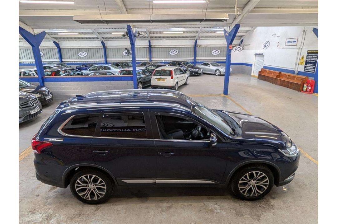 2017 MITSUBISHI OUTLANDER DI-D 3 - Image 29 of 30