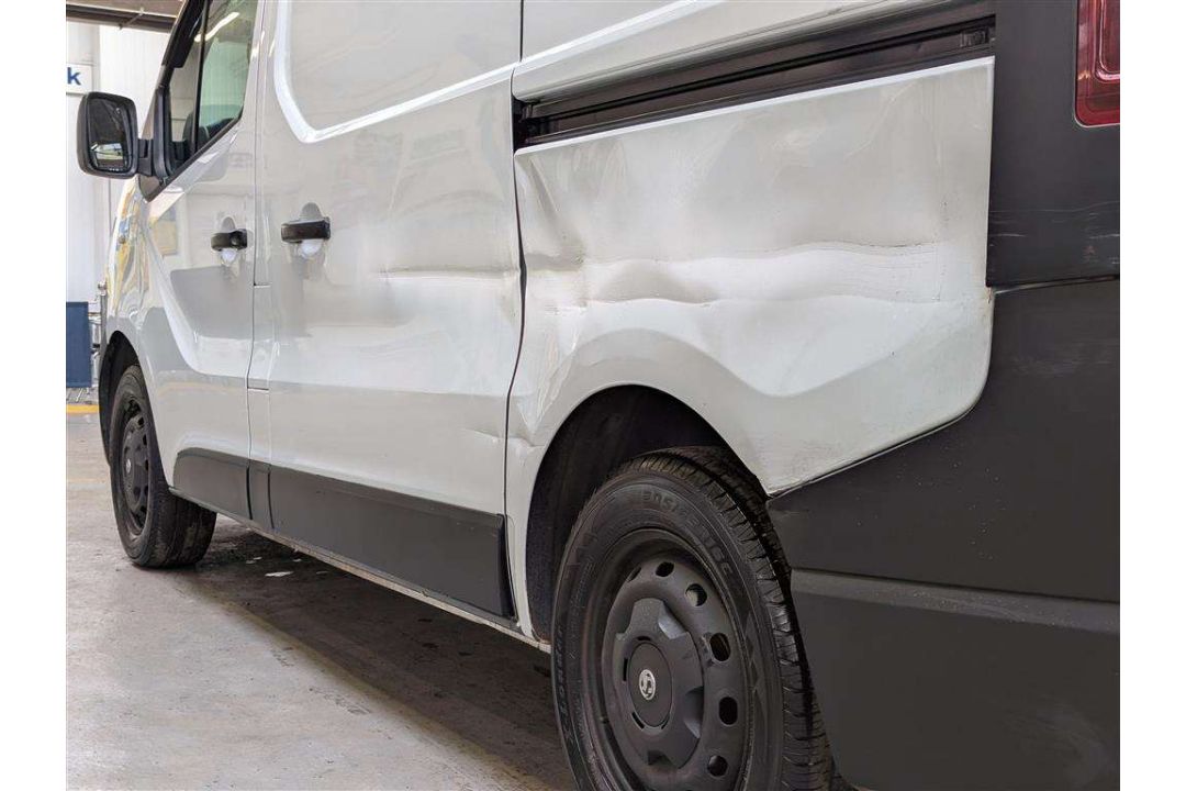 2017 VAUXHALL VIVARO 2700 CDTI - Image 8 of 27