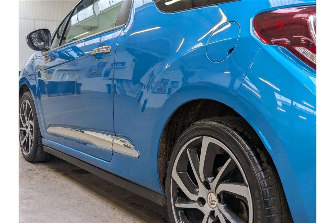 2015 CITROEN DS3 DSTYLE + E-HDI - Image 12 of 26