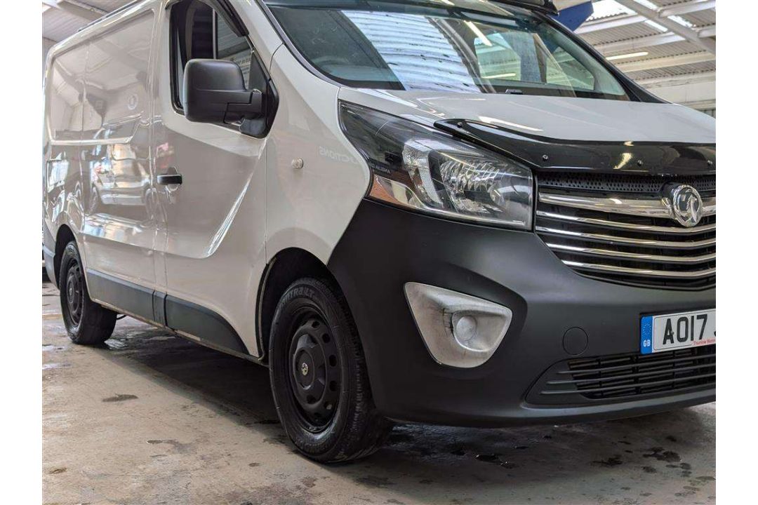 2017 VAUXHALL VIVARO 2700 CDTI - Image 6 of 27