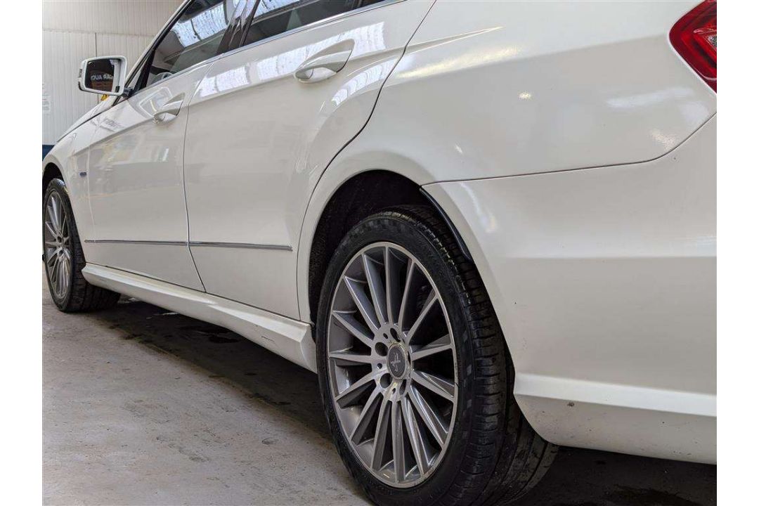 2011 MERCEDES-BENZ E350 SPORT ED125 CDI BLUE - Image 11 of 30