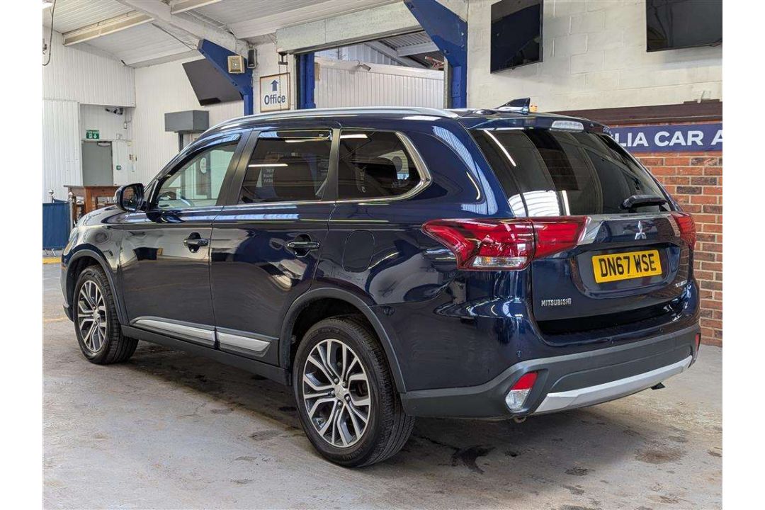 2017 MITSUBISHI OUTLANDER DI-D 3 - Image 4 of 30
