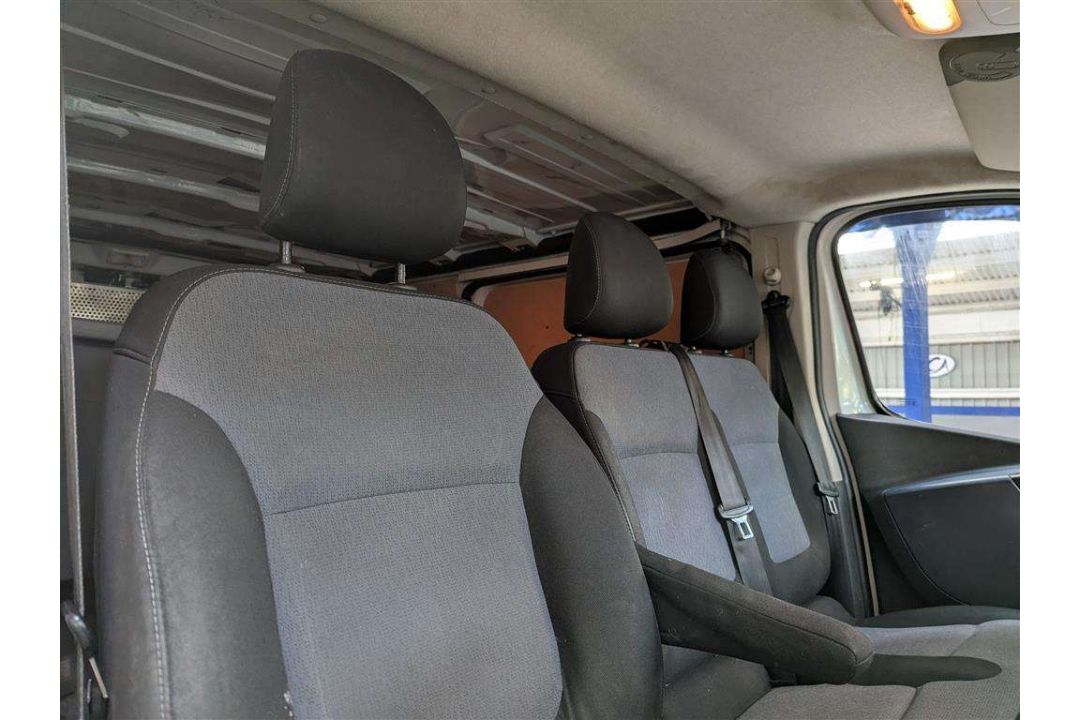 2017 VAUXHALL VIVARO 2700 CDTI - Image 13 of 27