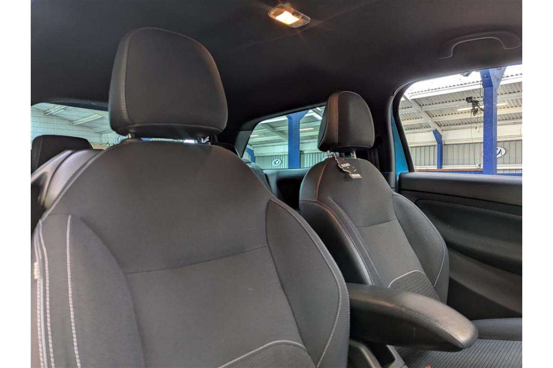 2015 CITROEN DS3 DSTYLE + E-HDI - Image 15 of 26