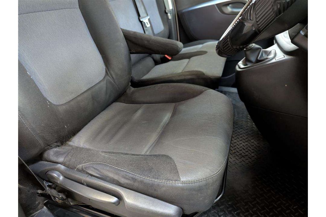 2017 VAUXHALL VIVARO 2700 CDTI - Image 14 of 27