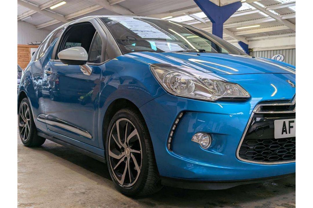 2015 CITROEN DS3 DSTYLE + E-HDI - Image 10 of 26