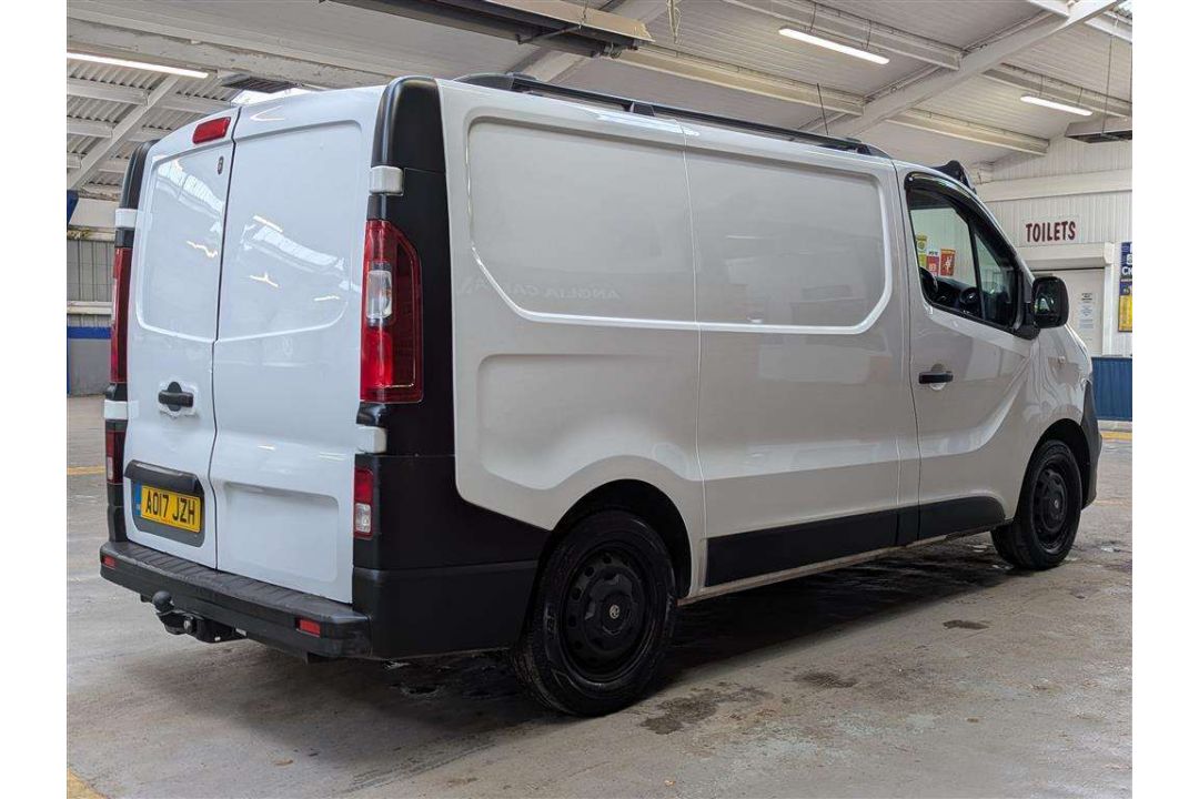 2017 VAUXHALL VIVARO 2700 CDTI - Image 5 of 27
