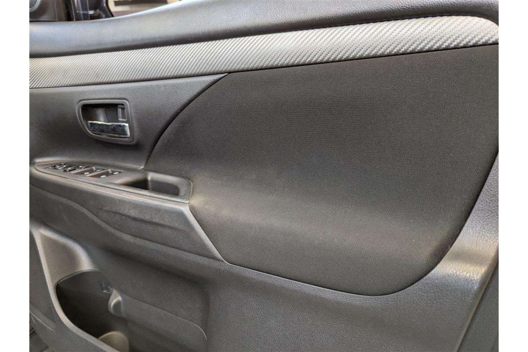 2017 MITSUBISHI OUTLANDER DI-D 3 - Image 13 of 30