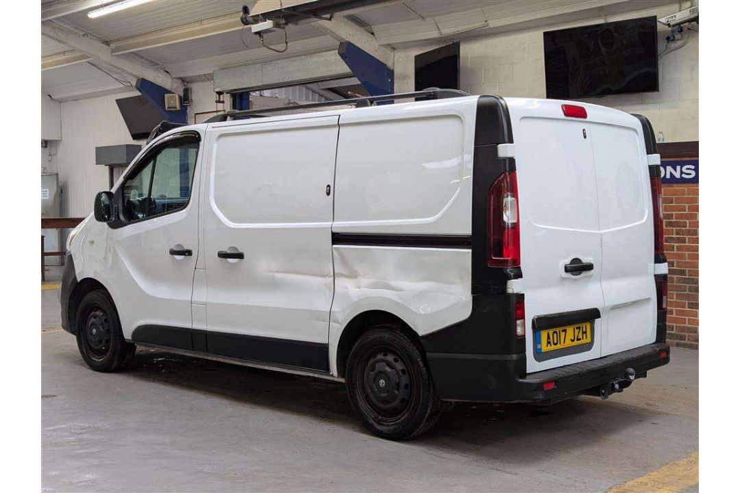 2017 VAUXHALL VIVARO 2700 CDTI - Image 4 of 27
