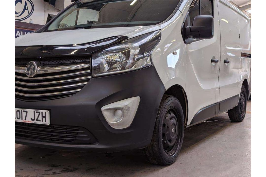 2017 VAUXHALL VIVARO 2700 CDTI - Image 7 of 27