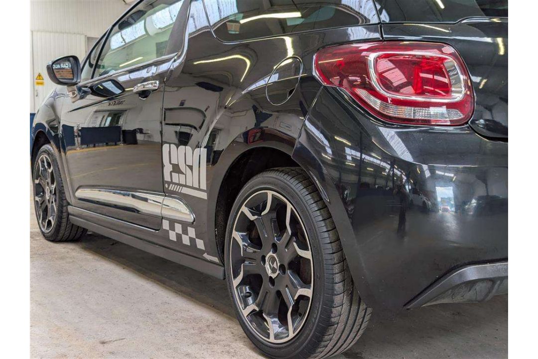 2016 DS DS3 DSTYLE PURETECH - Image 11 of 30