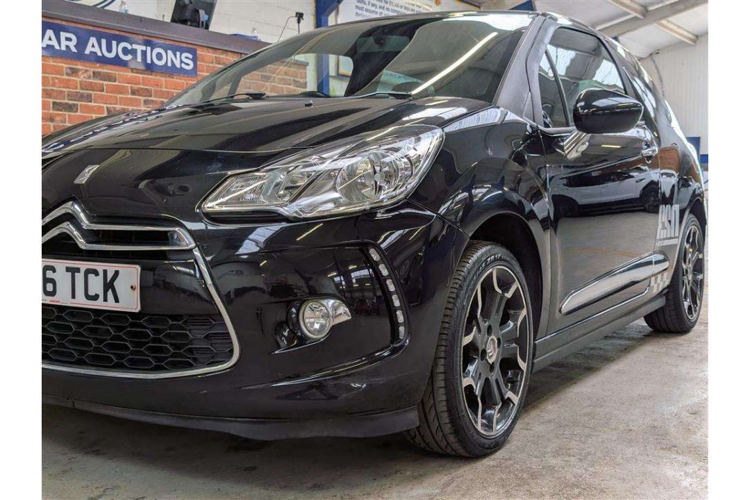2016 DS DS3 DSTYLE PURETECH - Image 10 of 30