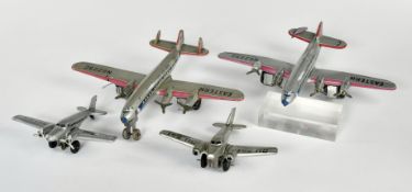 4 Flugzeuge