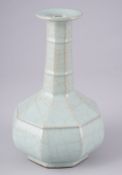 Guan-Ware-Vase, achteckig, China Song-Dynastie,