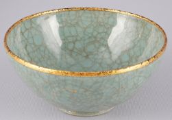 Seladon-Schale mit Goldrand, China 19./20. Jahrhundert,