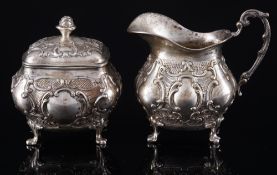 800 Silber Milchkanne mit Zuckerdose im Rokokostil,