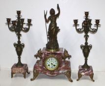 Uhren. Französisches Kaminset - Kaminuhr mit stehender weiblicher Figur (Heuwenderin = junge Frau