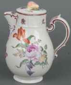 Seltene Kanne „Altozier“ Ludwigsburg 1785 Birnenförmig, auf eingeschnürtem Standring, mit kurzer V-