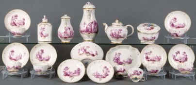 15-tlgs. Kaffee- und Teeservice „Rocaillebündel“ Ludwigsburg 1770 Bestehend aus: Zwei birnförmige