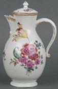 Frühe Kanne Ludwigsburg 1760 Birnenförmig, auf stark eingeschnürtem Standring, mit gemuschelter V-