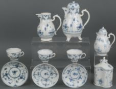 Siebentlgs. Konvolut „Strohmuster“ Ludwigsburg 1770 Bestehend aus: Eine seltene Teedose (H=15 cm)