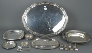 Konvolut Silber. Deutsch 20. Jh. Silber, Gesamtgewicht ca. 2.245 g, und Versilbertes. Bestehend aus