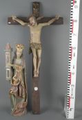 Heilige Barbara und Kruzifix. Wohl Deutsch. 19./20. Jh. Massivholz, geschnitzt, auf Kreidegrund far
