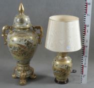 Deckelvase und Tischlampe. Japan. Je eiförmig, sich nach unten verjüngend. Porzellan, bunt bemalt u