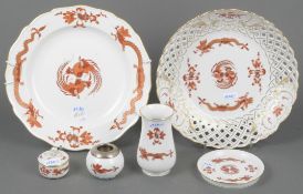 Sechstlgs. Konvolut "Drachendekor". Meissen 1924-34 und später. Porzellan, korallenrot bemalt, mit 