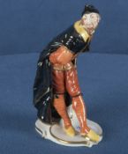 „Pantalone“ aus der Commedia dell'Arte. Nymphenburg 20. Jh. Porzellan, aufwendig bemalt und gold ge