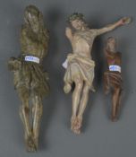 Drei Christusfiguren. Deutsch 18./19. Jh. Massivholz geschnitzt, teilw. auf Kreidegrund gefasst, so