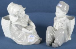 Holländisches Mädchen und holländischer Junge. Heubach um 1900. Porzellan, sparsam bemalt, am Boden
