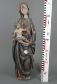 Muttergottes mit Kind. Wohl deutsch 16./17. Jh. Massivholz, geschnitzt, auf Kreidegrund gefasst, H=