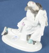 „Pierrot“ aus dem russischen Ballett. Meissen 1924-34. Porzellan, bunt bemalt, am Boden unterglasur