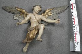 Schwebender Engel. Süddeutschland 18. Jh. Massivholz, geschnitzt, auf Kreidegrund farbig gefasst, t