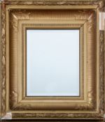 Kleiner Wandspiegel. Deutsch um 1900. Massivholz / Stuck, profiliert, auf Kreidegrund gold gefasst,