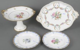 Viertlgs. Konvolut KPM Berlin 19./20. Jh. Porzellan, bunt bemalt mit Blumen und Girlanden, gold geh