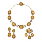 COLLIER, BROCHE/PENDENTIF ET PAIRE DE BOUCLES D'OREILLES EN OR, QUARTZ CITRINES ET ÉMAIL, VERS 1870